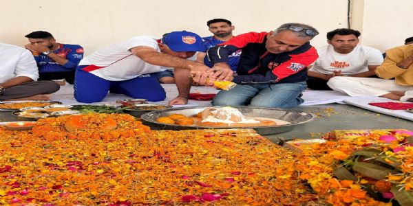 IPL 2026 से पहले पंजाब किंग्स ने की पूजा, टीम ने मांगा जीत का आशीर्वाद IPL 2026 से पहले पंजाब किंग्स ने की पूजा, टीम ने मांगा जीत का आशीर्वाद