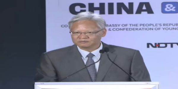 चीन के राजदूत शू फेइहोंग गुरुवार को यहां चौथे भारत-चीन युवा संवाद को संबोधित करते हुए चीन के राजदूत शू फेइहोंग गुरुवार को यहां चौथे भारत-चीन युवा संवाद को संबोधित करते हुए