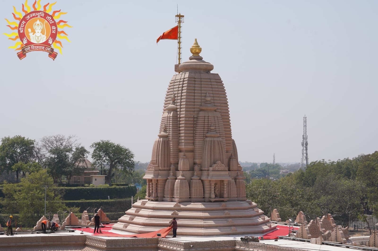 सूर्य मन्दिर का ध्वज आरोहण सूर्य मन्दिर का ध्वज आरोहण