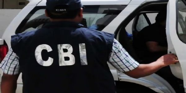 चीफ कॉमर्शियल इंस्पेक्टर की गिरफ्तारी के बाद सीनियर डीसीएम का तबादला