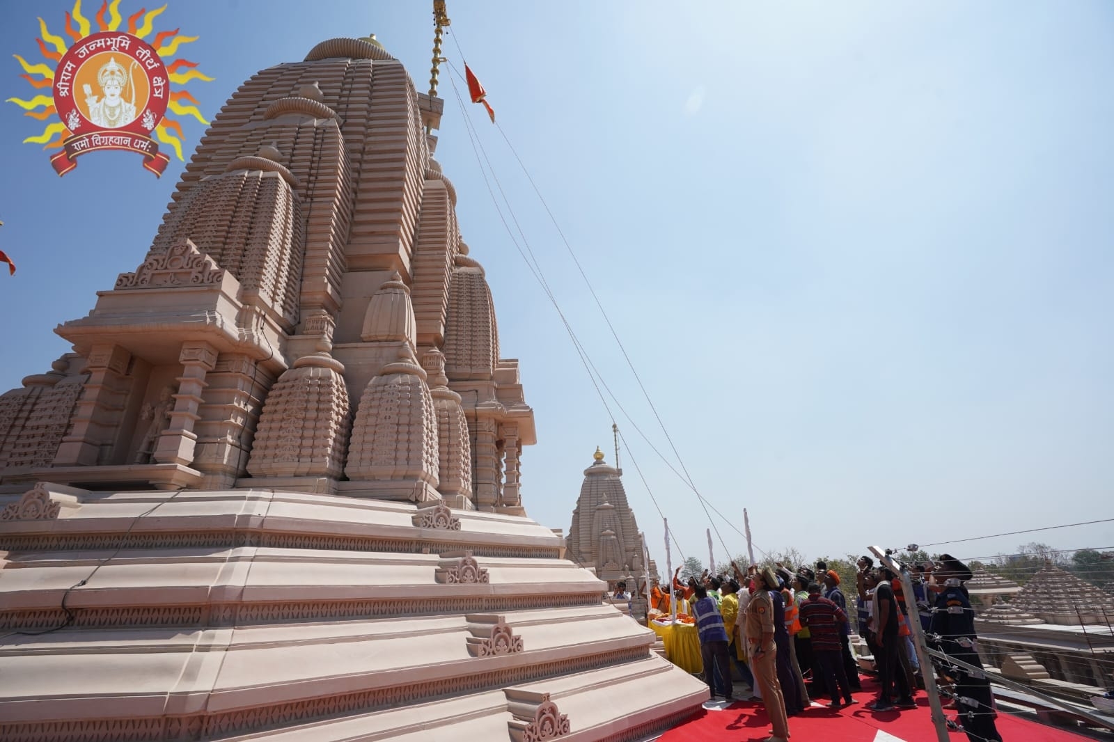 सूर्य मन्दिर का ध्वज आरोहण सूर्य मन्दिर का ध्वज आरोहण