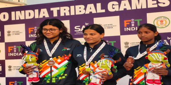 तैराक मणिकांता एल ,अंजलि मुंडा ने एवं अनुष्का भगत