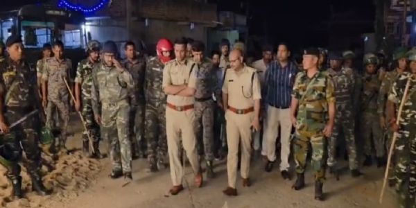 मौके पर डीआईजी और एसपी सहित अन्य अधिकारी