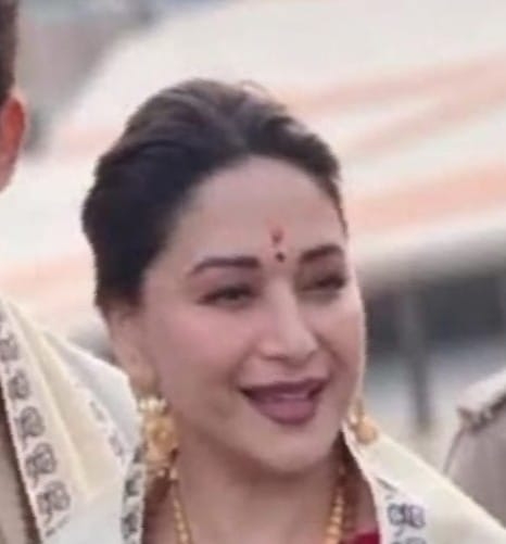 अभिनेत्री माधुरी दीक्षित