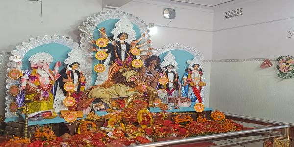 महानवमी पर मां सिद्धिदात्री की पूजा, मंदिरों में उमड़ी श्रद्धालुओं की भीड़