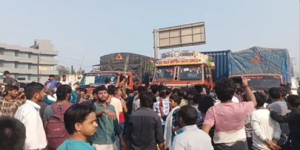 गैस की किल्लत को लेकर वसई में हुआ बवाल, मजदूरों ने मुंबई-अहमदाबाद हाईवे किया जाम