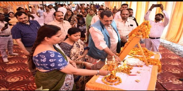 खादी सेमिनार में आत्मनिर्भरता का संदेश, 58 लाभार्थियों को टूल किट वितरित