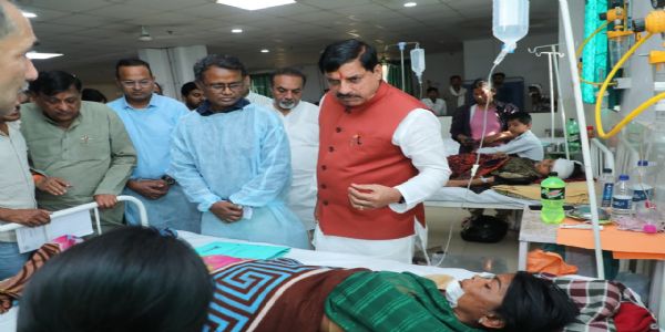 छिंदवाड़ा हादसे के पीड़ितों से मिले मुख्यमंत्री, परिजनों को दी सांत्वना और हर संभव मदद का भरोसा
