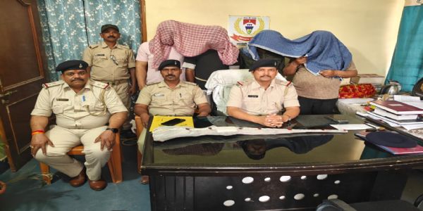 मारपीट और गोलीबारी मामले में चार आरोपित गिरफ्तार, हथियार बरामद