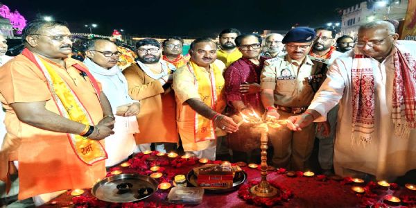 रामनवमी पर 22 लाख दीपों से जगमगायी प्रभु श्रीराम की तपोभूमि चित्रकूट