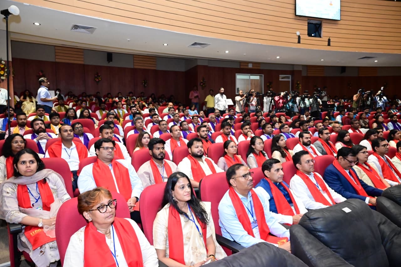 कार्यक्रम में मौजूद विद्यार्थी