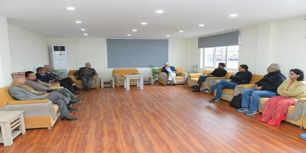 सीपीएन यूएमएल की आकस्मिक बैठक