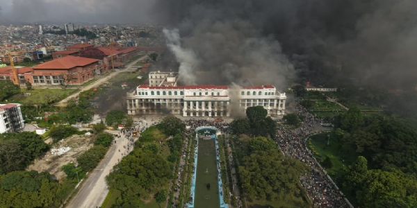 जेन जी प्रदर्शन के दौरान सिंह दरबार में आगजनी