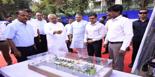 मुख्यमंत्री ने पटना शहर स्थित विभिन्न निर्माणाधीन योजनाओं का किया निरीक्षण