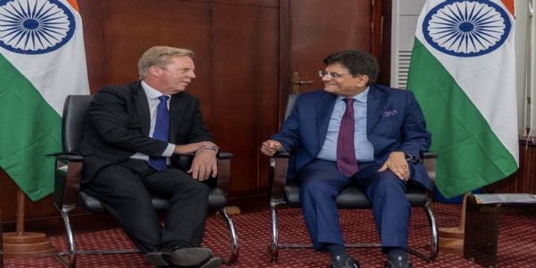 याउंडे में डब्ल्यूटीओ सम्मेलन के दौरान केंद्रीय मंत्री पीयूष गोयल न्यूजीलैंड के मंत्री टॉड माइकल मैक्ले के साथ द्विपक्षीय बैठक करते हुए। याउंडे में डब्ल्यूटीओ सम्मेलन के दौरान केंद्रीय मंत्री पीयूष गोयल न्यूजीलैंड के मंत्री टॉड माइकल मैक्ले के साथ द्विपक्षीय बैठक करते हुए।