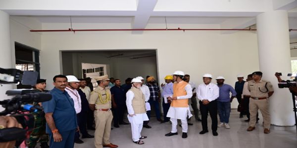 राज्यपाल ने रांची में निर्माणाधीन अत्याधुनिक पुस्तकालय का किया निरीक्षण