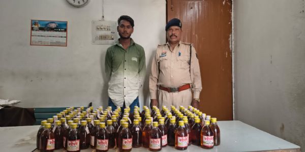 रायपुर : 120 पौवा अवैध देशी शराब के साथ युवक गिरफ्तार