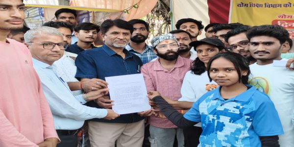 सागर विश्वविद्यालय में योग विभाग के स्थानांतरण का आदेश स्थगित, छात्रों का अनशन समाप्त