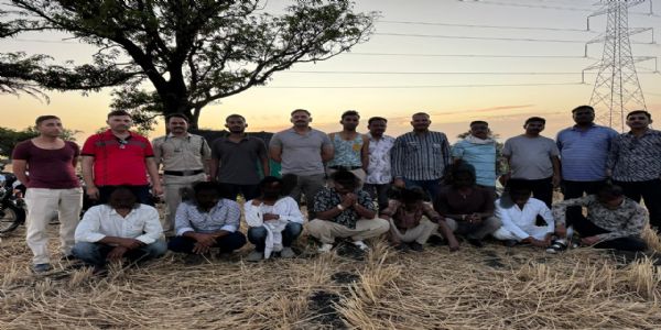 नागदाः पुलिस ने 51 हजार से अधिक का जुआ पकड़ा,8 आरोपित गिरफ्तार