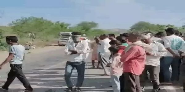 दो बाइक की आमने-सामने भिड़ंत में तीन युवकों की मौत, एक गंभीर घायल