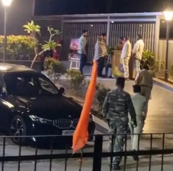 छापेमारी की तस्वीर