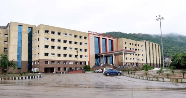 मेडिकल कॉलेज रायगढ़