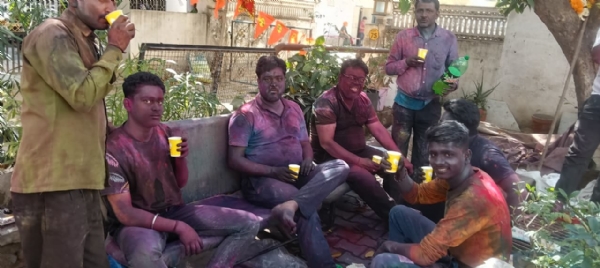 धुलंडी के रंग में रंगी राजधानी: फागुन की उमंग में झूमा प्रदेश