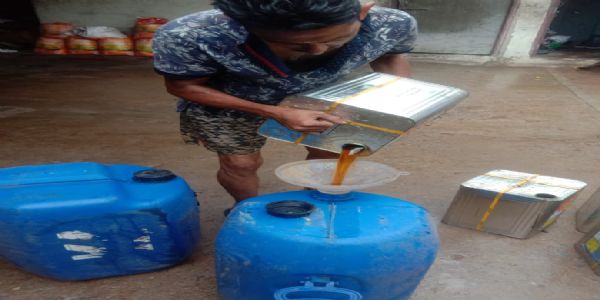 भखारा के नमकीन उद्योग की सराहनीय पहल, 250 लीटर प्रयुक्त तेल जैव ईंधन के लिए सौंपा