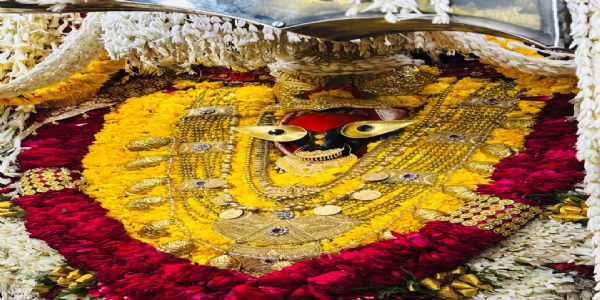 चंद्रग्रहण के चलते मां विंध्यवासिनी मंदिर के कपाट रहेंगे बंद