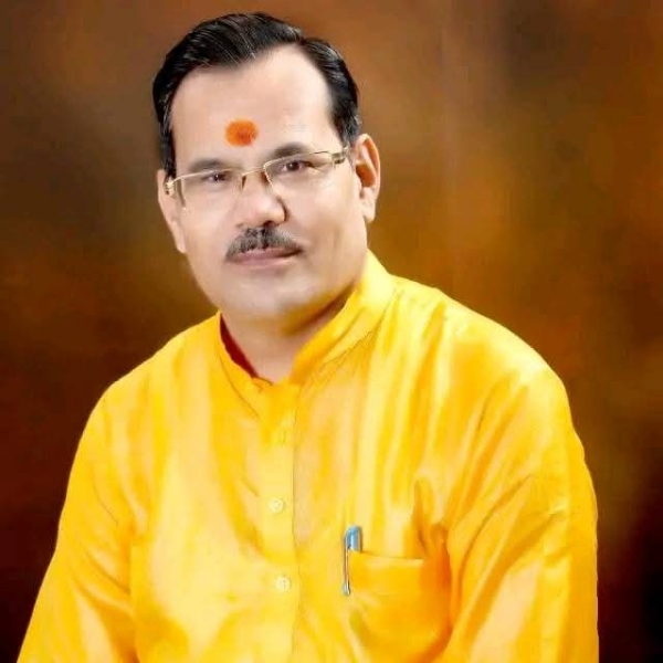 जानकारी देते आचार्य मनोज थापक