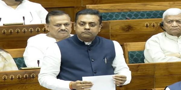 लोकसभा में बोलते हुए भाजपा सांसद संबित पात्रा