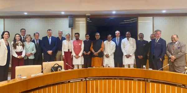 संसद भवन में आयोजित  संसदीय मैत्री समूह की पहली  बैठक में अनुराग ठाकुर