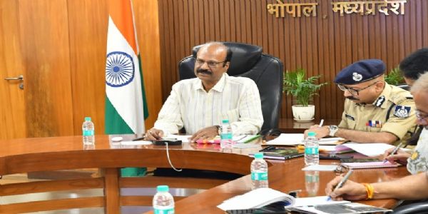 मप्रः डीजीपी ने वरिष्ठ पुलिस अधिकारियों के साथ की नारकोटिक्स विषय पर की विस्तृत समीक्षा