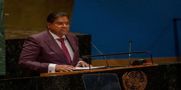 सूरीनाम के पूर्व राष्ट्रपति चंद्रिकाप्रसाद संतोखी का निधन, 67 वर्ष की आयु में ली अंतिम सांस सूरीनाम के पूर्व राष्ट्रपति चंद्रिकाप्रसाद संतोखी का निधन, 67 वर्ष की आयु में ली अंतिम सांस