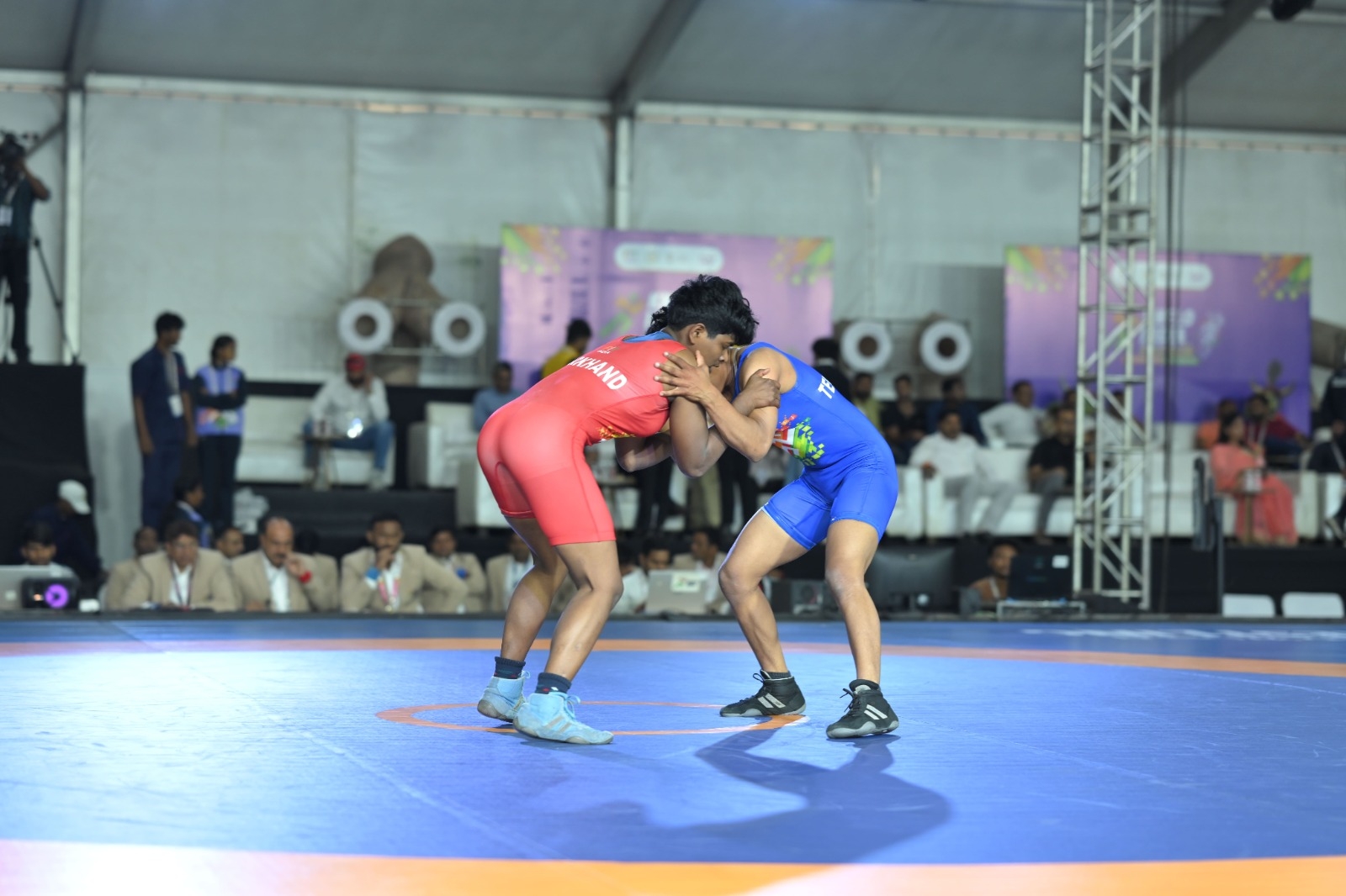 झारखंड की 19 वर्षीय पहलवान पूनम ऑरन झारखंड की 19 वर्षीय पहलवान पूनम ऑरन