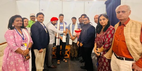 ट्रेड फेयर बना शॉपिंग हब, हर स्टॉल पर खरीदारों की हो रही भीड़