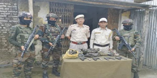 मणिपुर में हथियार एवं 12 आईईडी बरामद