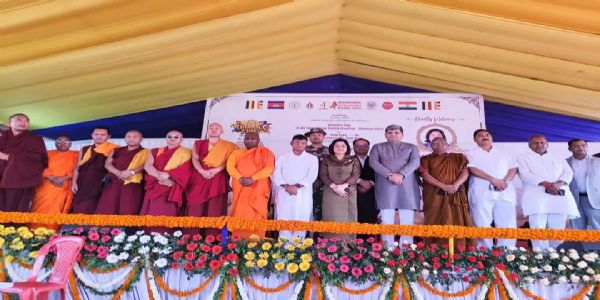 अंतरराष्ट्रीय त्रिपिटक पाठ व धम्म यात्रा, बलरामपुर में देश का सबसे ऊंचा धम्म ध्वज स्थापित