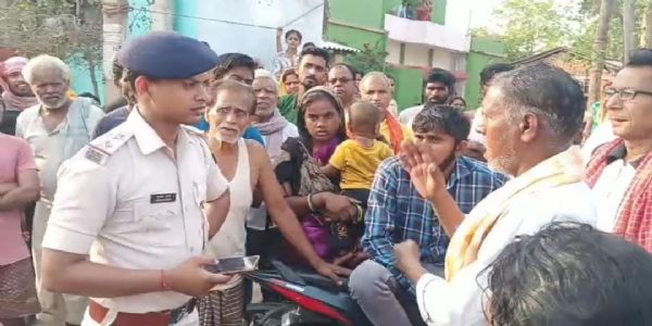 इलाज के दौरान महिला की मौत, परिजन ने डॉक्टर पर लगाया लापरवाही का आरोप