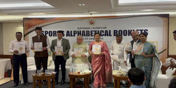 नई दिल्ली के इंडिया हैबिटेट सेंटर में ‘स्पोर्ट्स अल्फाबेटिकल बुकलेट्स’ के लोकार्पण के दौरान कलराज मिश्र, डॉ. कनिष्क पांडेय, अनुराग शर्मा, सीमा द्विवेदी, गोल्ला बाबू राव, अभिषेक प्रताप शाह और अशोक ध्यानचंद सहित अन्य उपस्थित। नई दिल्ली के इंडिया हैबिटेट सेंटर में ‘स्पोर्ट्स अल्फाबेटिकल बुकलेट्स’ के लोकार्पण के दौरान कलराज मिश्र, डॉ. कनिष्क पांडेय, अनुराग शर्मा, सीमा द्विवेदी, गोल्ला बाबू राव, अभिषेक प्रताप शाह और अशोक ध्यानचंद सहित अन्य उपस्थित।