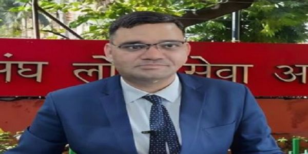 आईएएस अधिकारी रिंकू सिंह की फाेटाे आईएएस अधिकारी रिंकू सिंह की फाेटाे