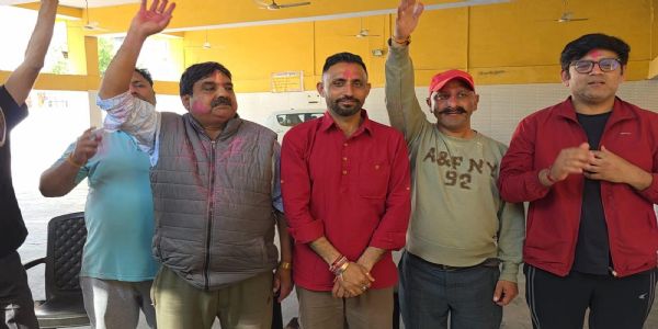 श्री ब्राह्मण सभा कठुआ के प्रांगण में धूमधाम से मनाया गया होली पर्व