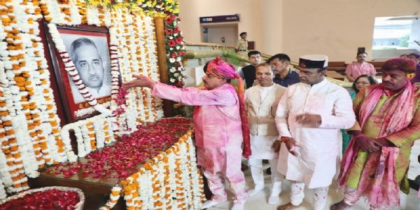 मप्रः मुख्यमंत्री डॉ. यादव ने पूर्व सीएम स्व. वीरेन्द्र कुमार सखलेचा की जयंती पर किया उनका स्मरण