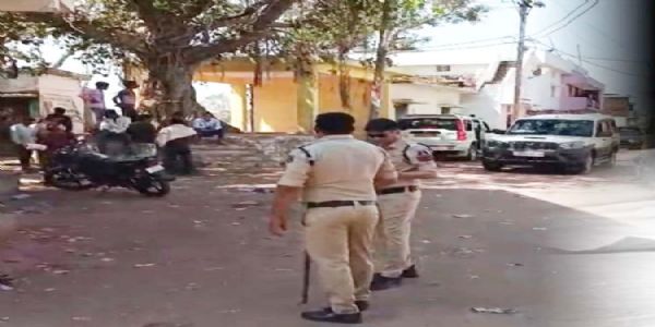 दाेस्ताें के साथ हाेली खेलने निकले युवक की चाकू से गाेदकर हत्या, पुलिस जांच में जुटी