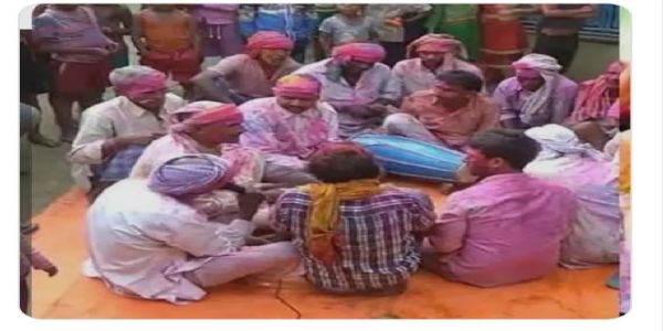 डी जे की शोर में थम गई फाग गीतों की गूंज व गांव की चौपाल