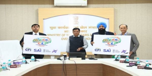 केंद्रीय युवा मामले और खेल मंत्री, डॉ. मनसुख मंडाविया लोगो लॉन्च करते हुए