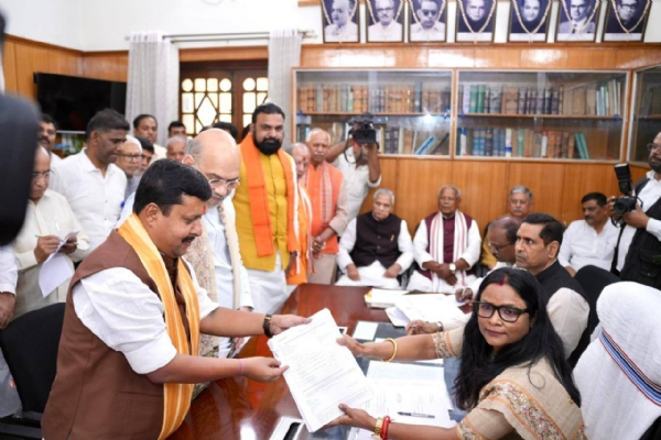 पूजा-अर्चना के बाद राज्यसभा के लिए नामांकन करने पहुंचे नितिन नबीन, बांकीपुर की जनता का जताया आभार