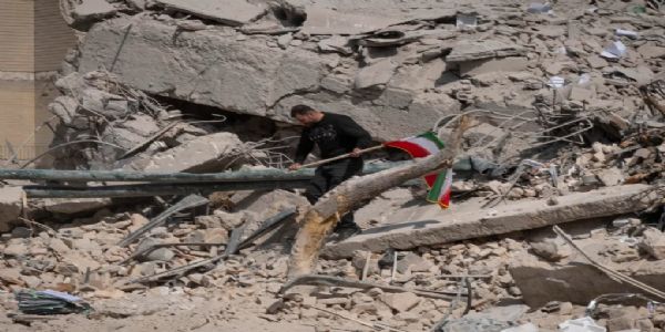 लड़ाई में तबाही के निशान। फोटो- इंटरनेट मीडिया लड़ाई में तबाही के निशान। फोटो- इंटरनेट मीडिया