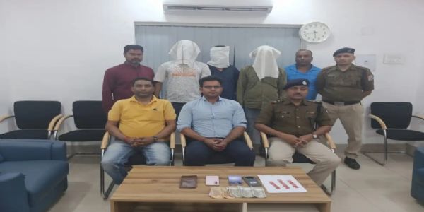 ब्राउन शुगर के साथ तीन तस्कर गिरफ्तार