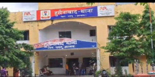 बुजुर्ग की टांगी से मारकर हत्या, आरोपित फरार